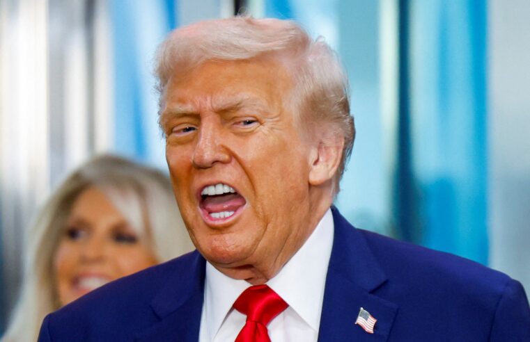 Trump anuncia tarifas sobre produtos farmacêuticos, móveis e caminhões pesados