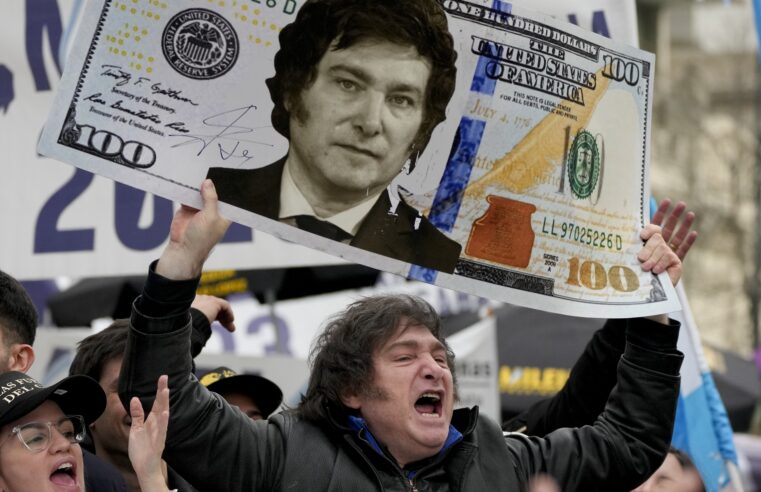 Governo Milei intervém no câmbio da Argentina pela primeira vez e vende US$ 53 milhões para segurar dólar