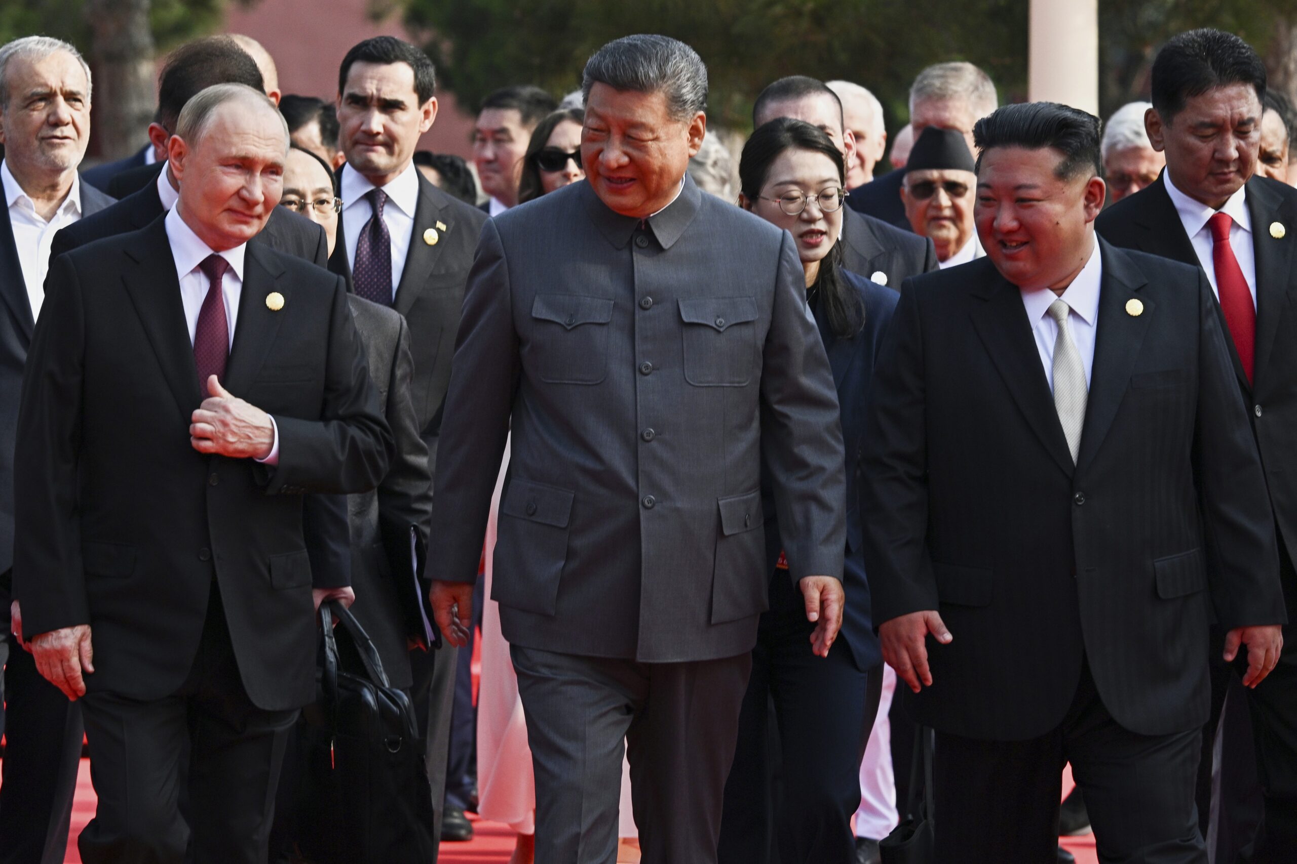 China acusa EUA de intimidação por sugerir tarifas contra petróleo russo
