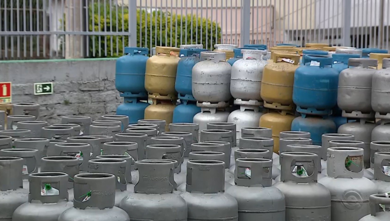 Petrobras pode voltar à distribuição de gás de cozinha: botijão vai ficar mais barato? Veja perguntas e respostas