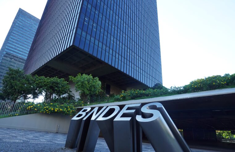 Empresas atingidas por tarifaço podem pedir crédito a partir desta quinta