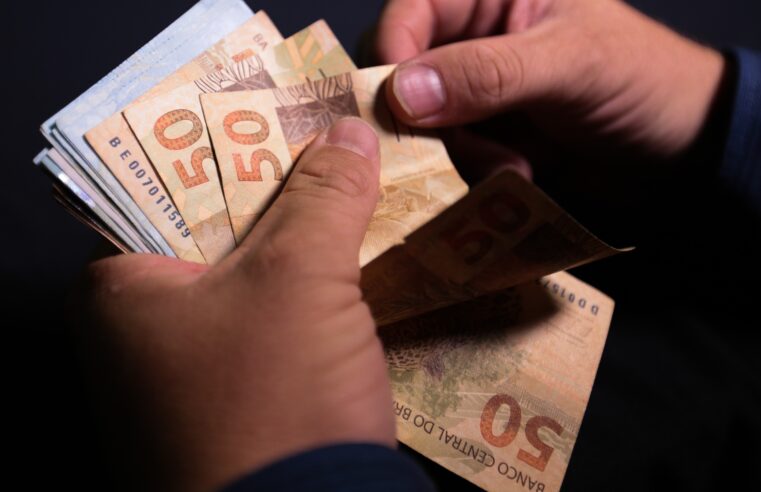Começar carreira ganhando R$ 13 mil? Veja 10 profissões com maiores salários de entrada