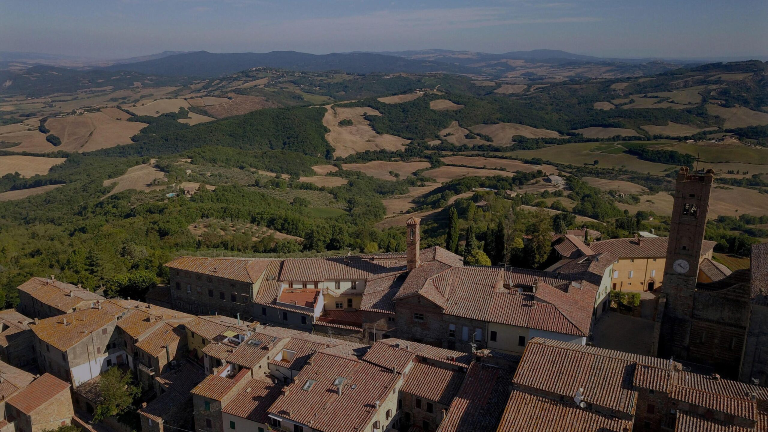 Vila paga R$ 120 mil para novos moradores
