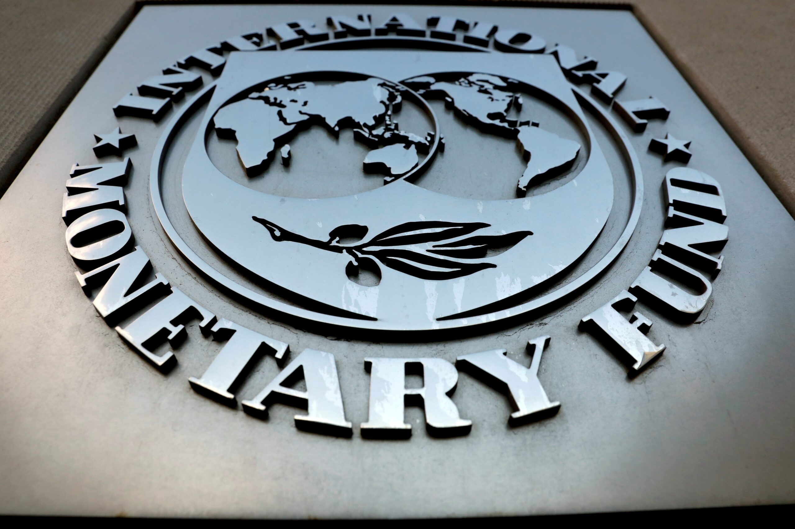 FMI melhora projeção para economia do Brasil em 2025, mas vê desaceleração mais forte no ano que vem