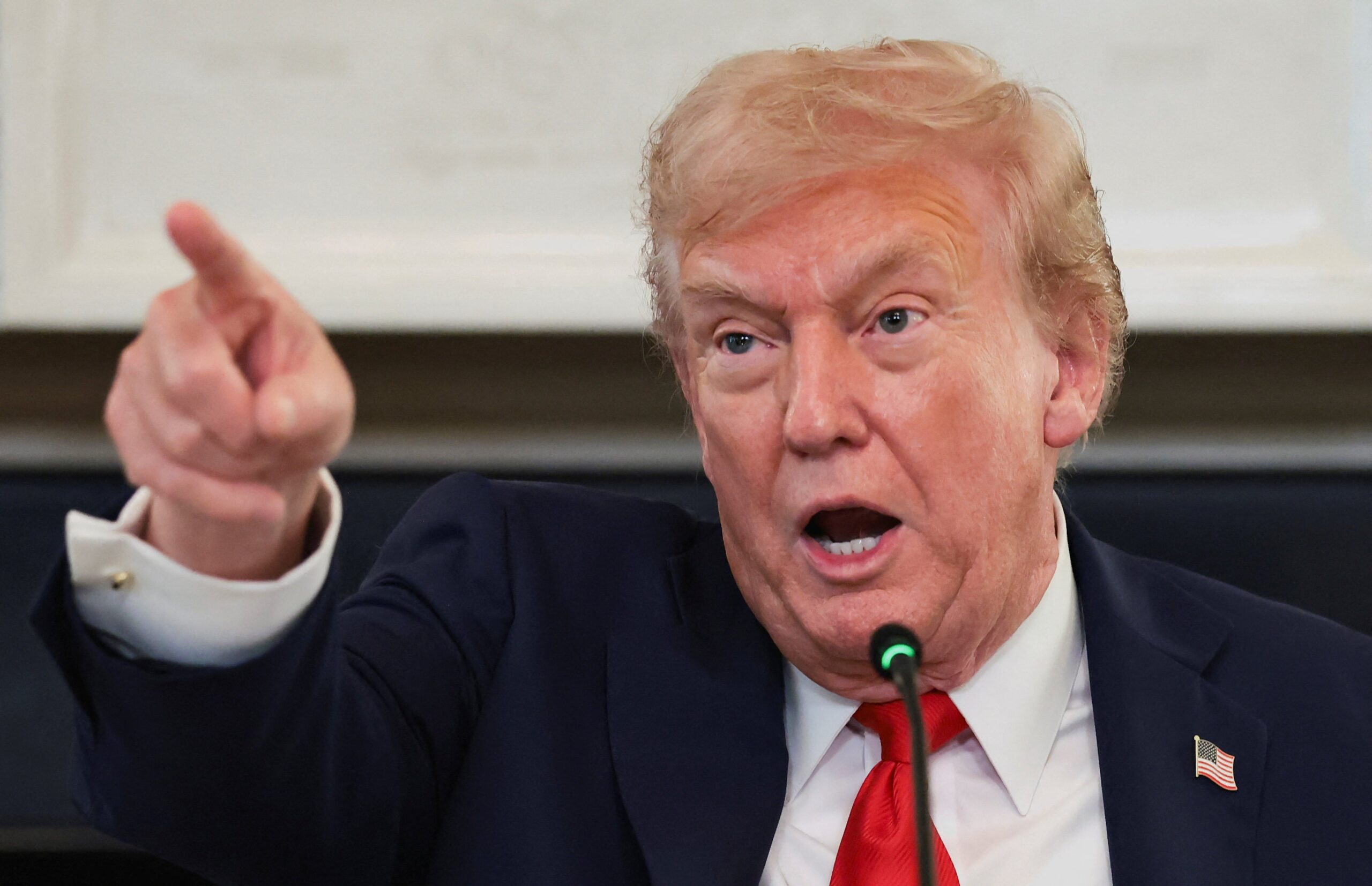 Trump acusa China de tentar controlar terras raras e ameaça elevar tarifas contra o país