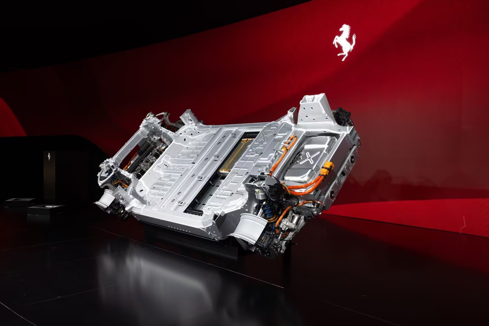 Ferrari apresenta Elettrica, base de seu primeiro carro elétrico