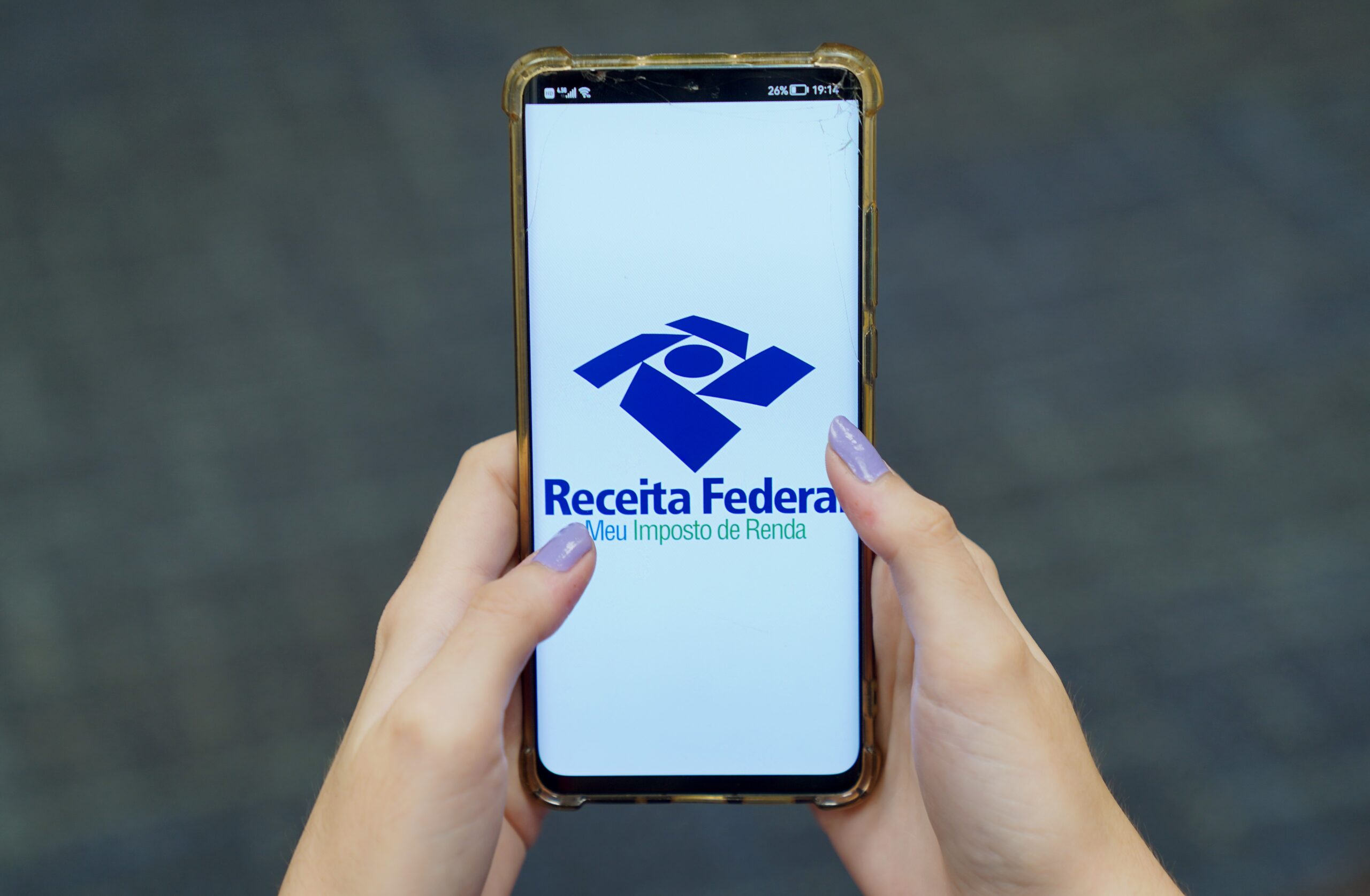 Receita abre consulta ao lote residual da restituição nesta sexta; veja se vai receber