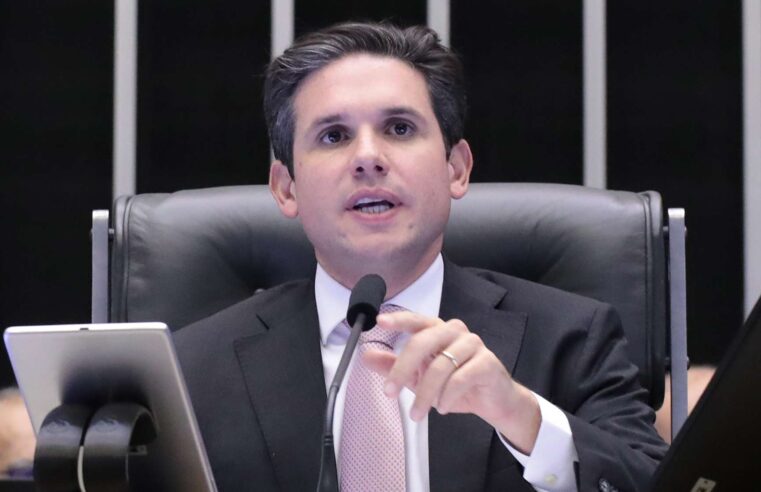 Câmara aprova isenção do IR e taxação de alta renda