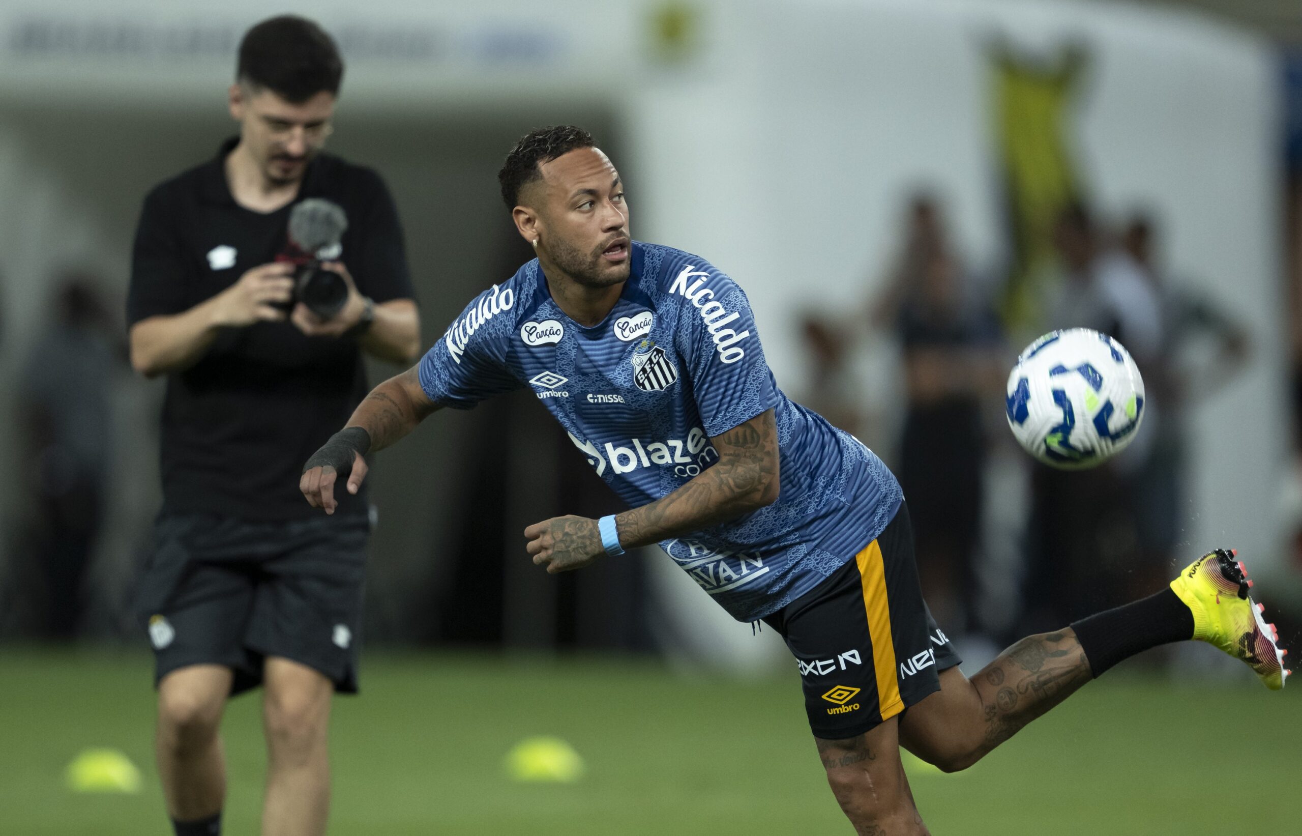 Neymar cai, e Brasil tem só um jogador na lista de mais bem pagos do mundo em 2025; veja ranking