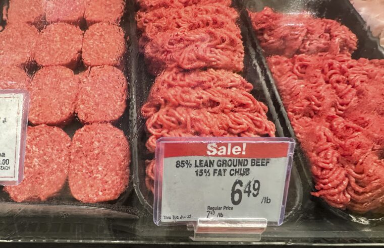 Trump aumenta para 80 mil toneladas cota de importação de carne bovina da Argentina com imposto reduzido