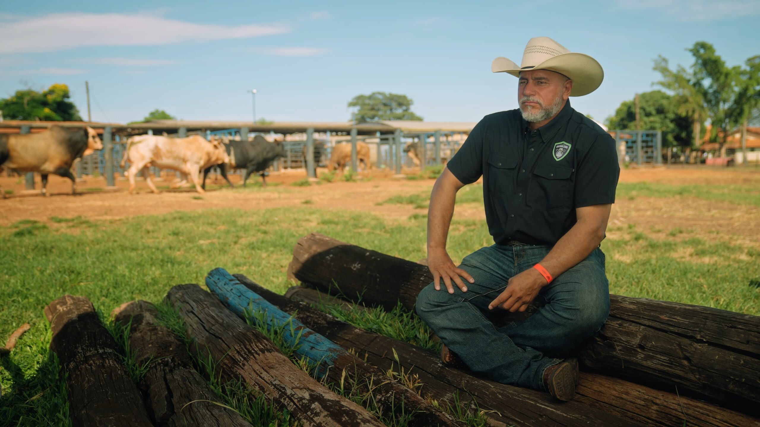 Série 'Vida de rodeio' revela bastidores da montaria