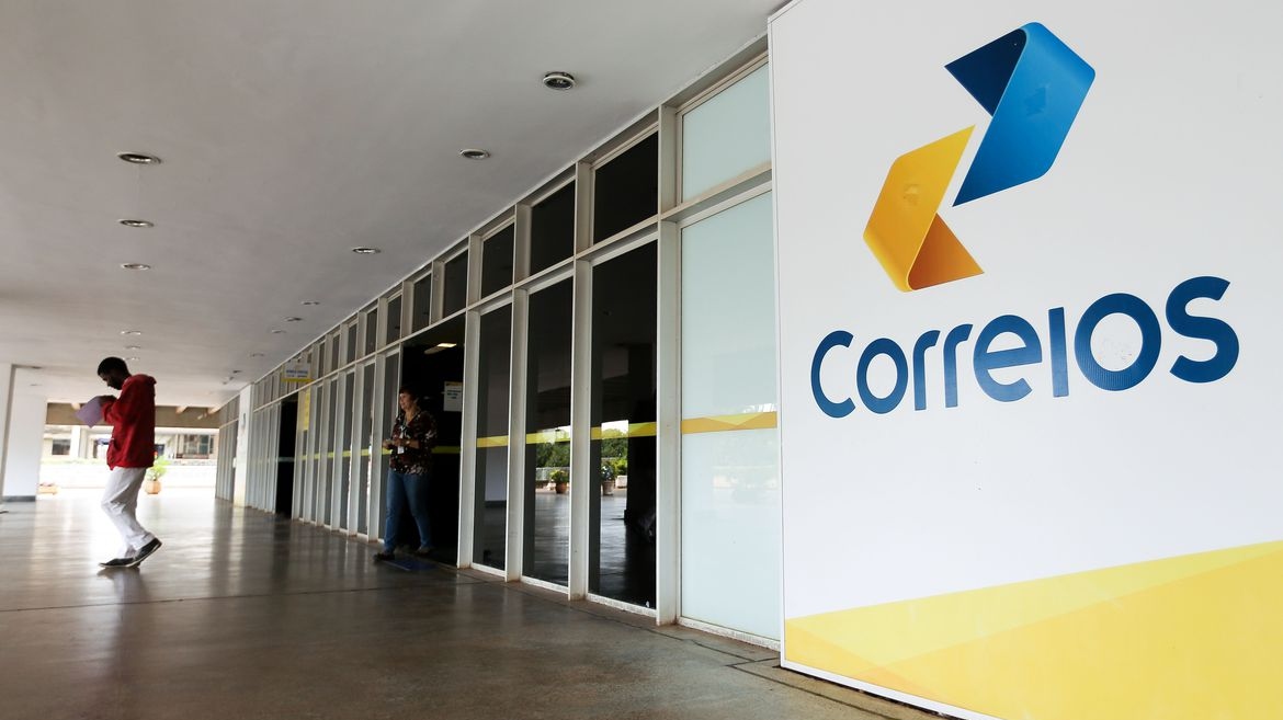 Oposição reage ao empréstimo de R$ 20 bi para socorrer os Correios