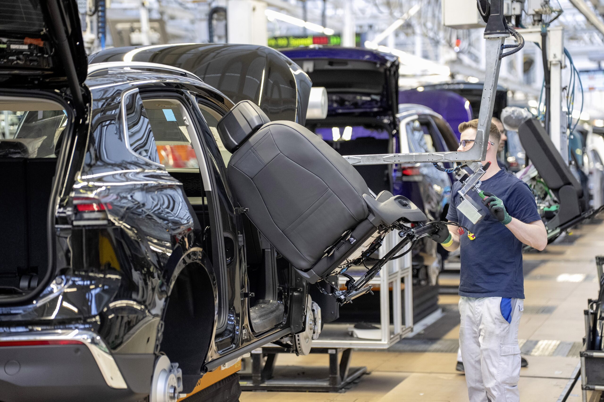 Volkswagen alerta trabalhadores sobre possíveis paralisações à medida que escassez de chips se aproxima