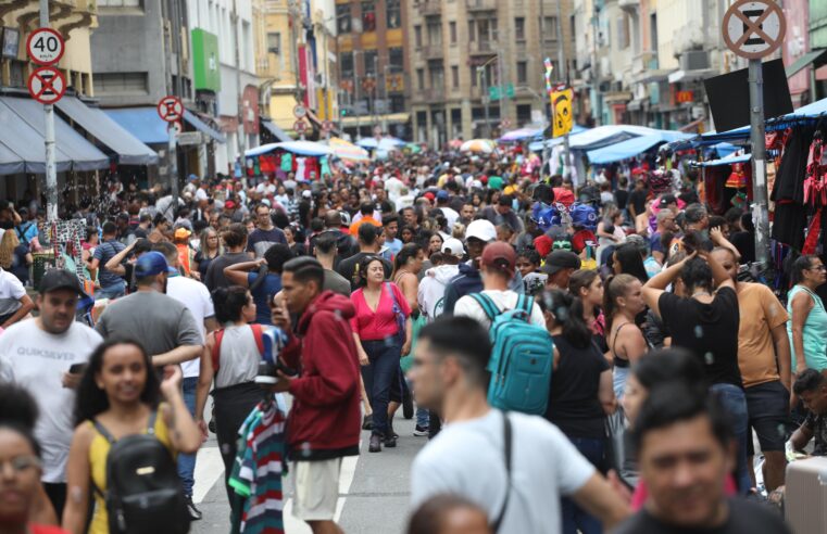 Lista do IBGE tem 1,7 mil pessoas com a palavra sobrenome como sobrenome; pode ser erro, segundo instituto