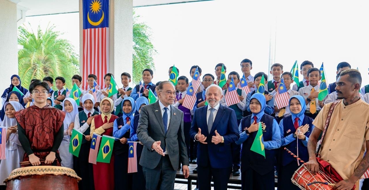 Brasil e Malásia assinam atos de cooperação de comércio e investimentos