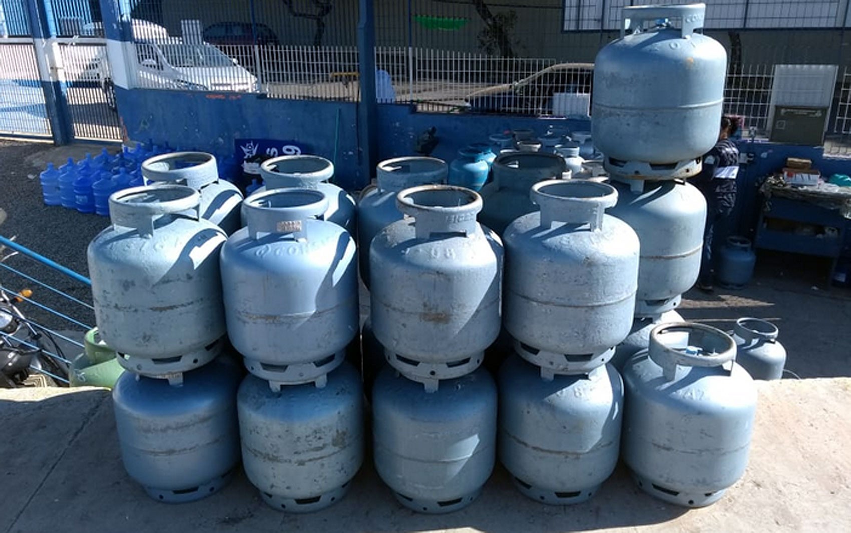 Governo define valores de referência de botijões do programa 'Gás do Povo'; veja preços por região