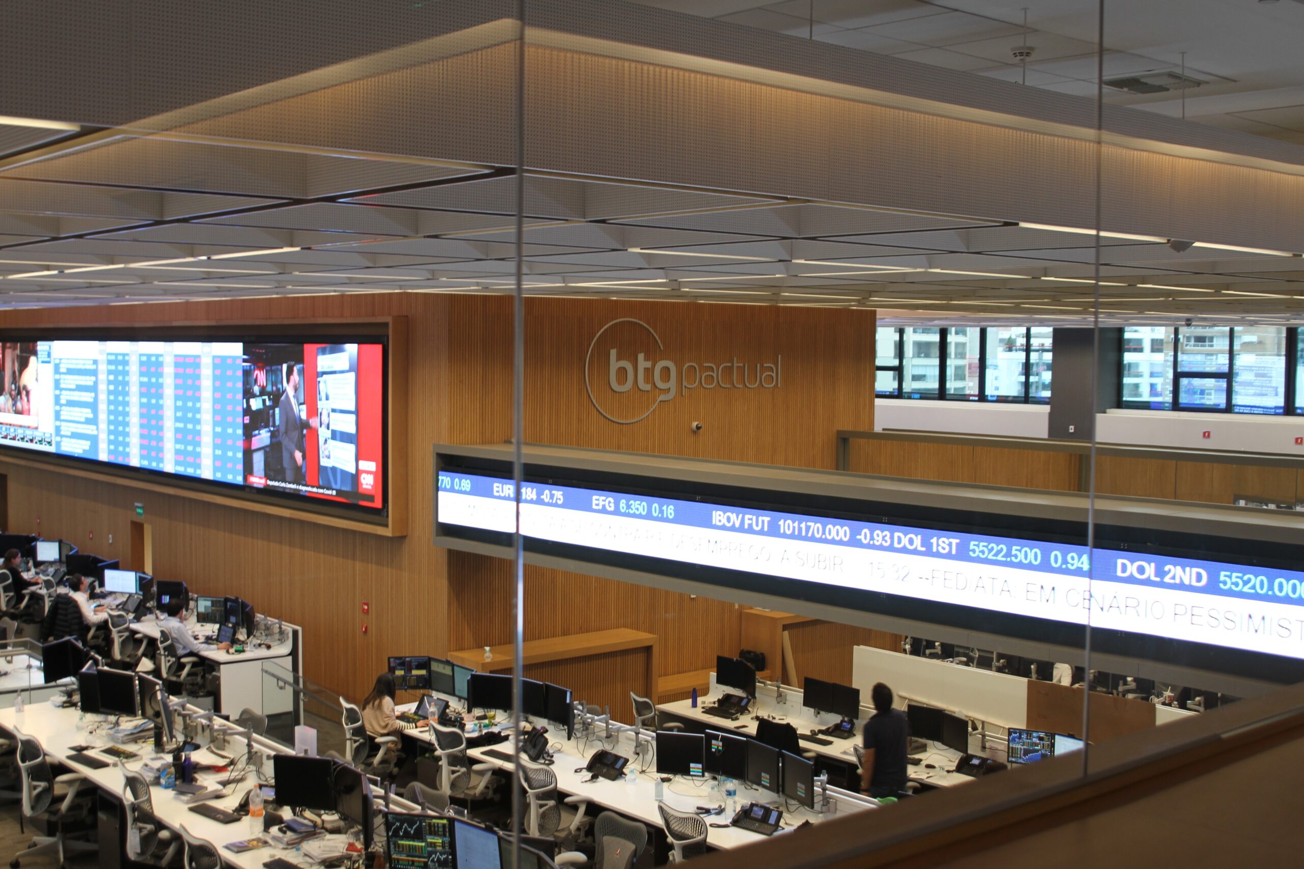 Ação do Banco Pan dispara com proposta do BTG Pactual para incorporar ações