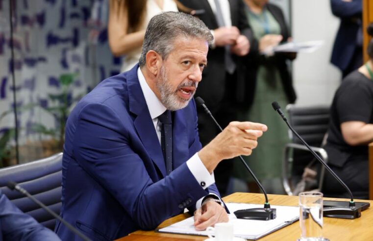 Lira acolhe 3 emendas e mantém texto principal da isenção do IR