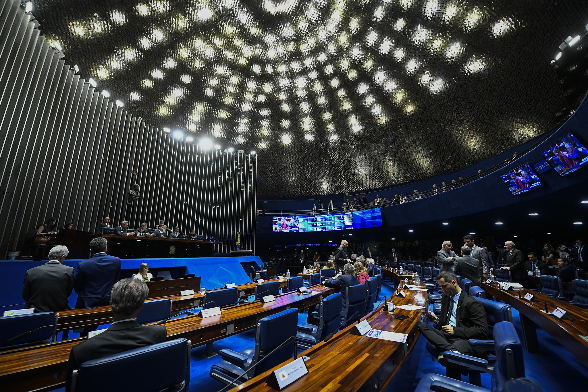 Senado aprova retirar do limite de gatos R$ 5 bilhões de despesas do Ministério da Defesa