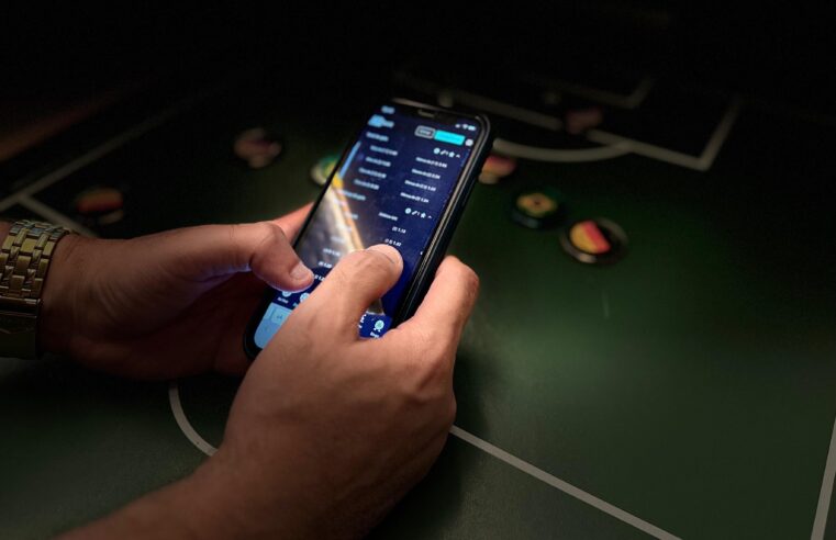 Bancos vão cancelar 'contas laranjas' e de bets irregulares; entenda