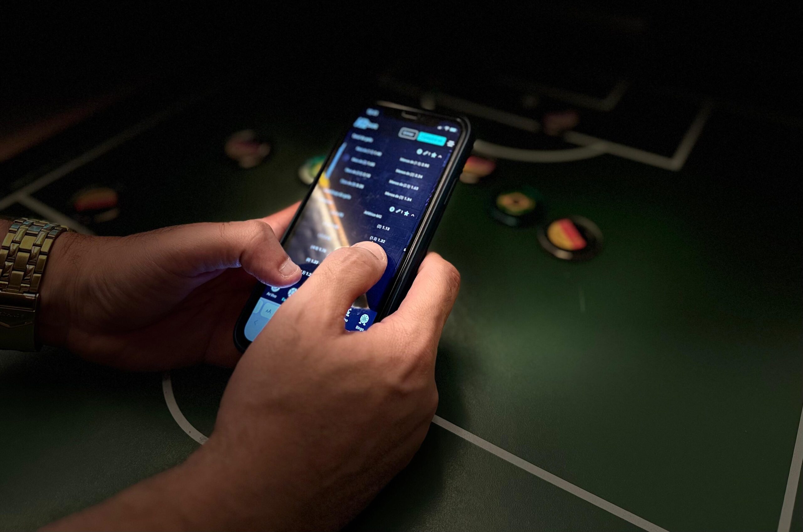 Bancos vão cancelar 'contas laranjas' e de bets irregulares; entenda