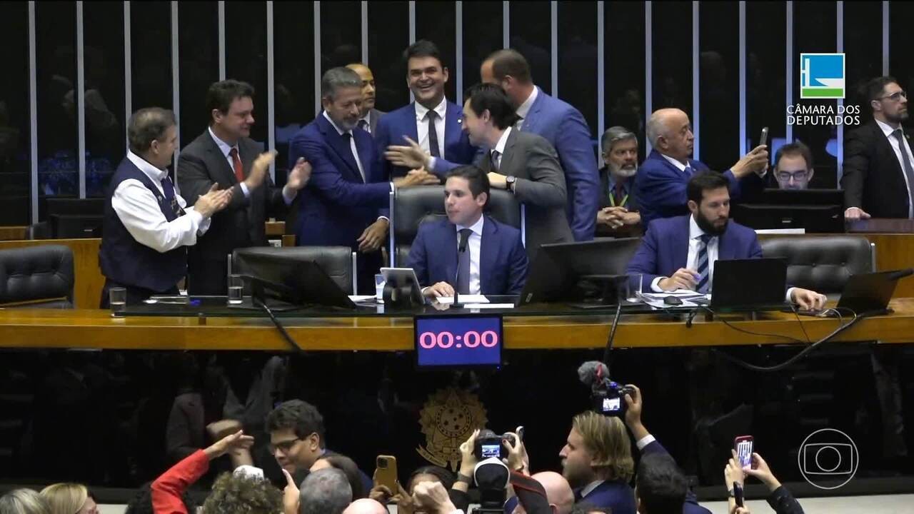 Comissão do Senado adia análise de isenção de IR para até R$ 5 mil