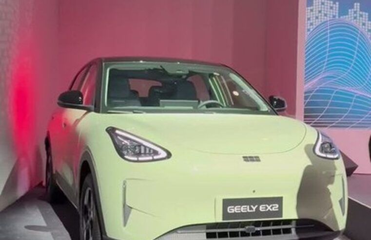 Geely EX2 chega ao Brasil com tamanho do BYD Dolphin e preço menor; veja itens de série