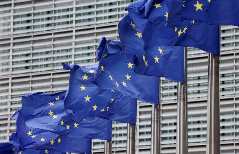 Parlamento Europeu aprova novo adiamento de lei antidesmatamento para o final de 2026