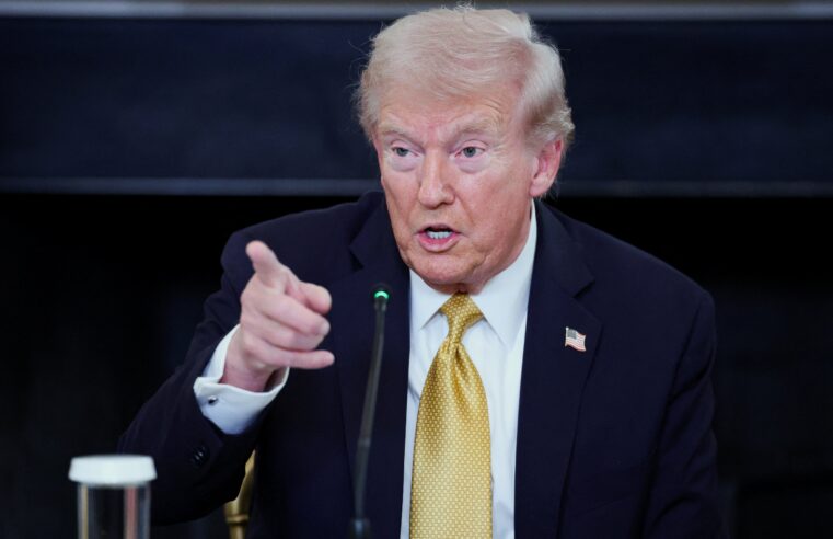 Trump promete pagar US$ 2 mil a americanos com ‘lucro’ do tarifaço