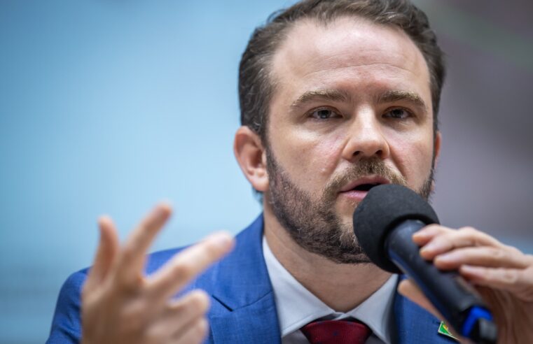 Governo ainda busca R$ 30 bilhões para fechar as contas em 2026, diz secretário da Fazenda