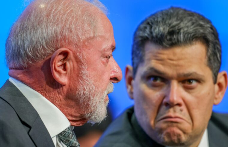 Alcolumbre se revolta com Lula e atira bomba no contribuinte