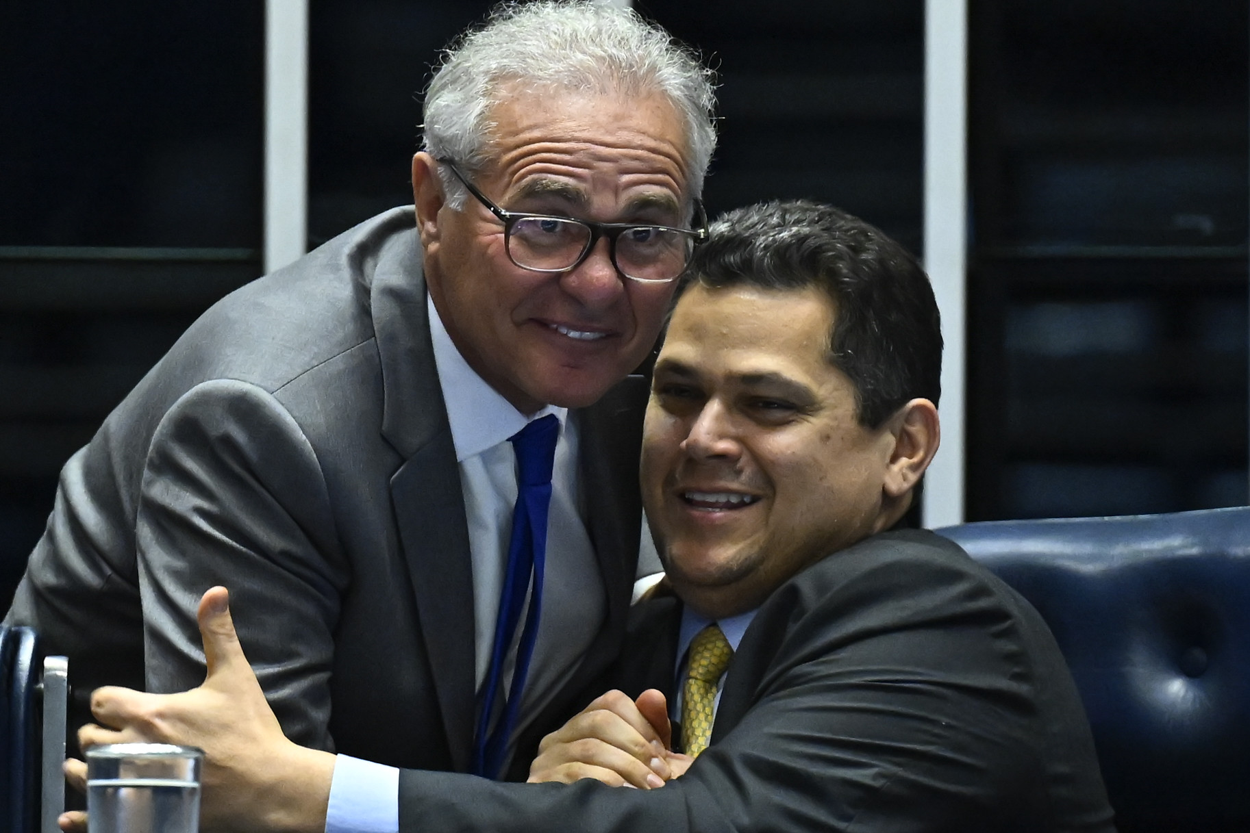 Senado aprova isenção do IR para quem ganha até R$ 5 mil