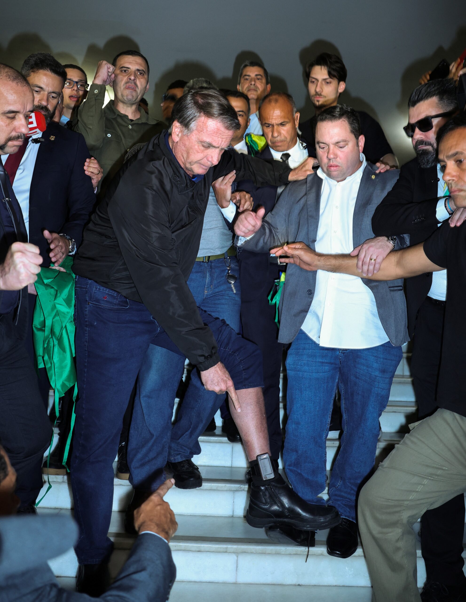 PF sabe que tornozeleira de Bolsonaro não ficou sem bateria