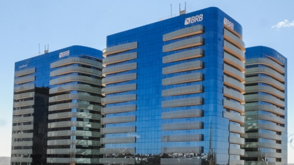 Banco Master nega irregularidades em contratos com o BRB