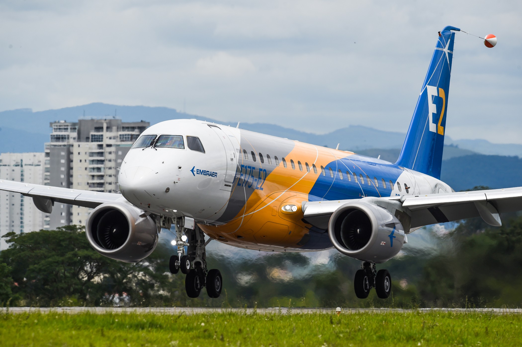 Embraer faz empréstimo de R$ 1 bilhão com o BNDES para produzir aviões