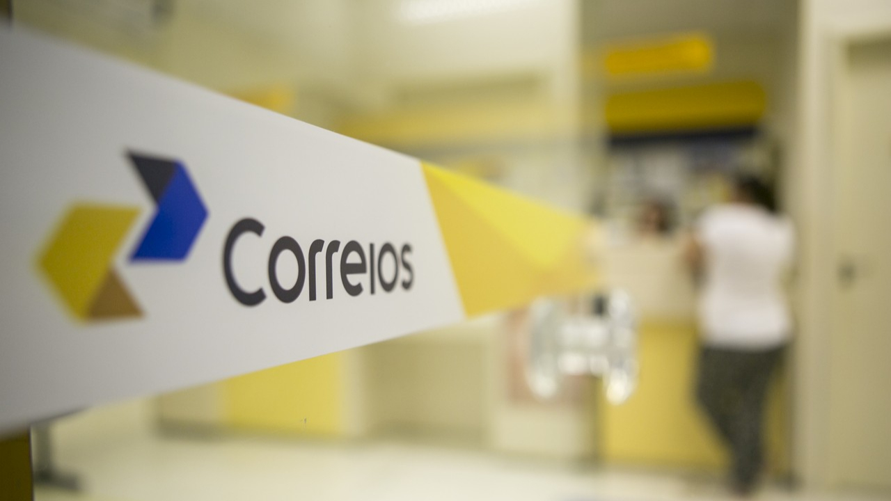Correios têm prejuízo de R$ 6 bilhões em 2025