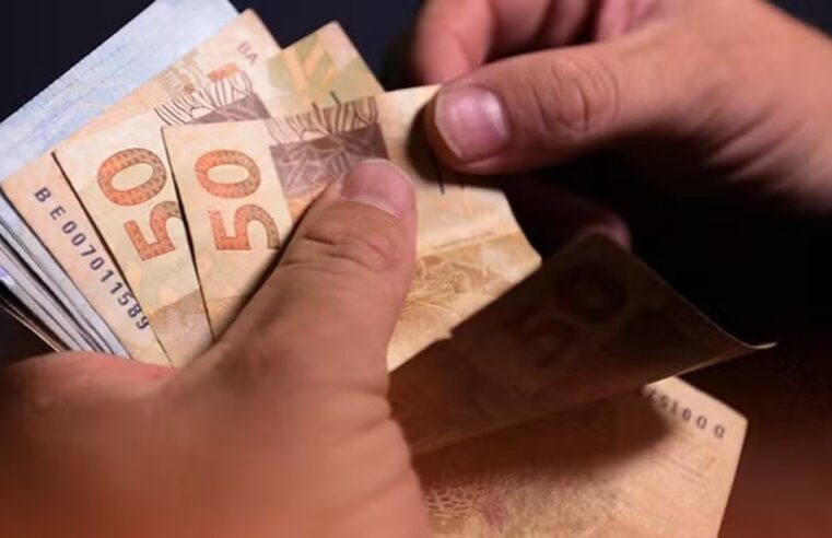 Como calcular o 13° salário? Essa e outras perguntas sobre o pagamento