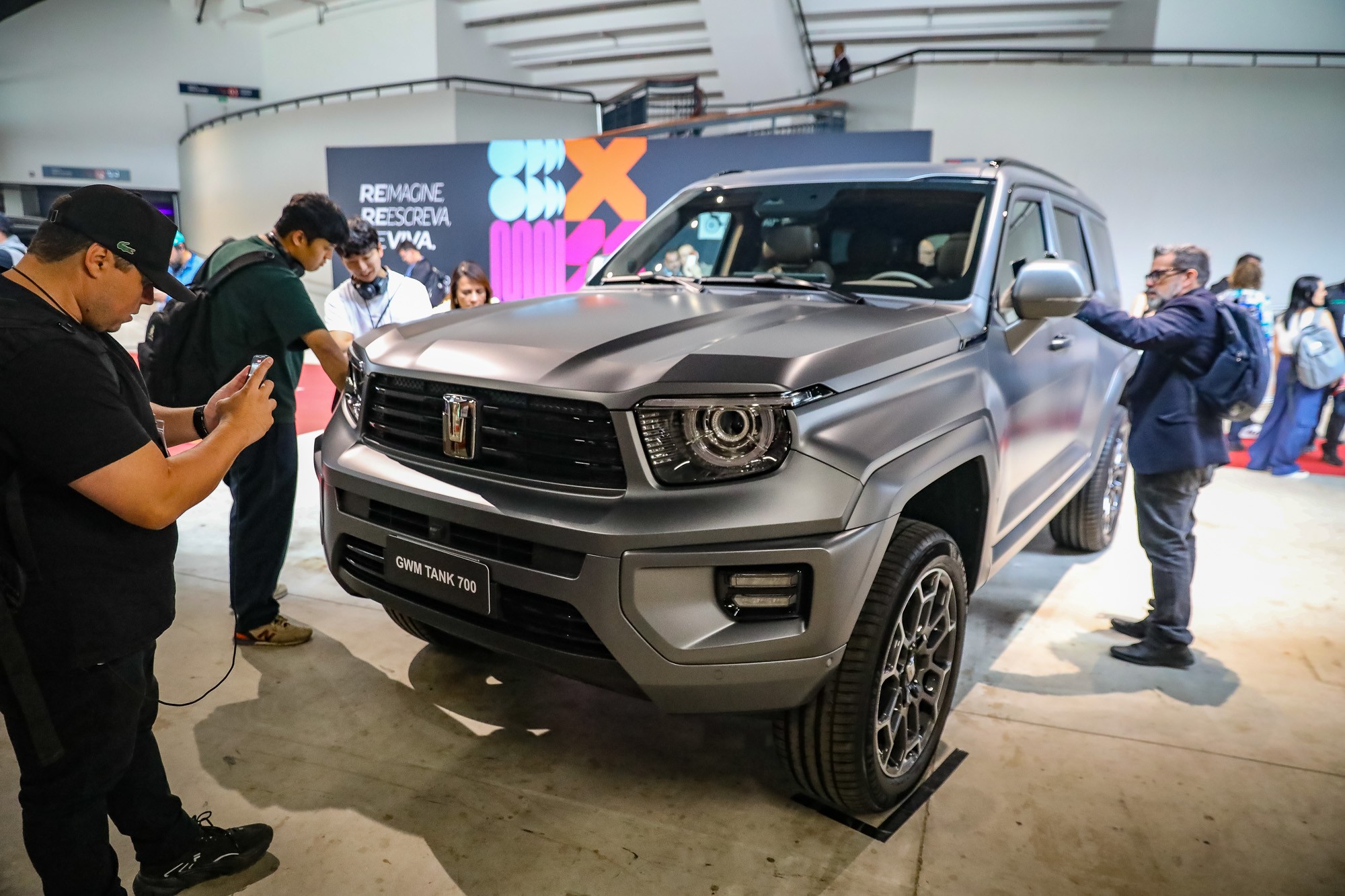 Salão do Automóvel 2025: GWM traz os luxuosos Tank 700 e Wey G9 ao Brasil; veja detalhes