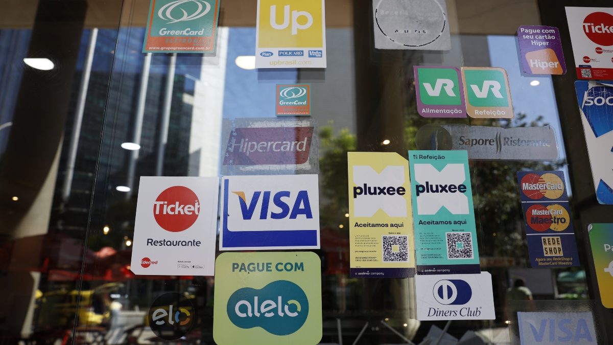 Empresas de vale-alimentação criticam decreto de Lula e alegam interferência