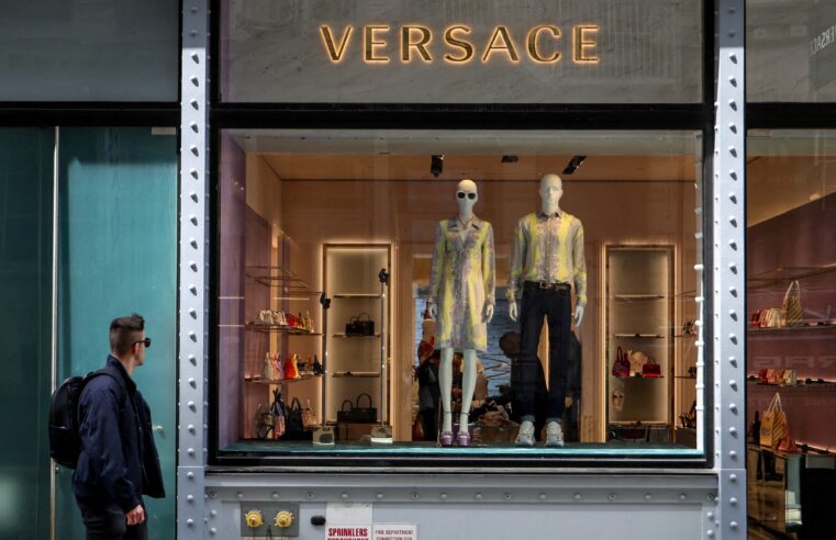 Prada conclui compra da Versace por US$ 1,4 bilhão