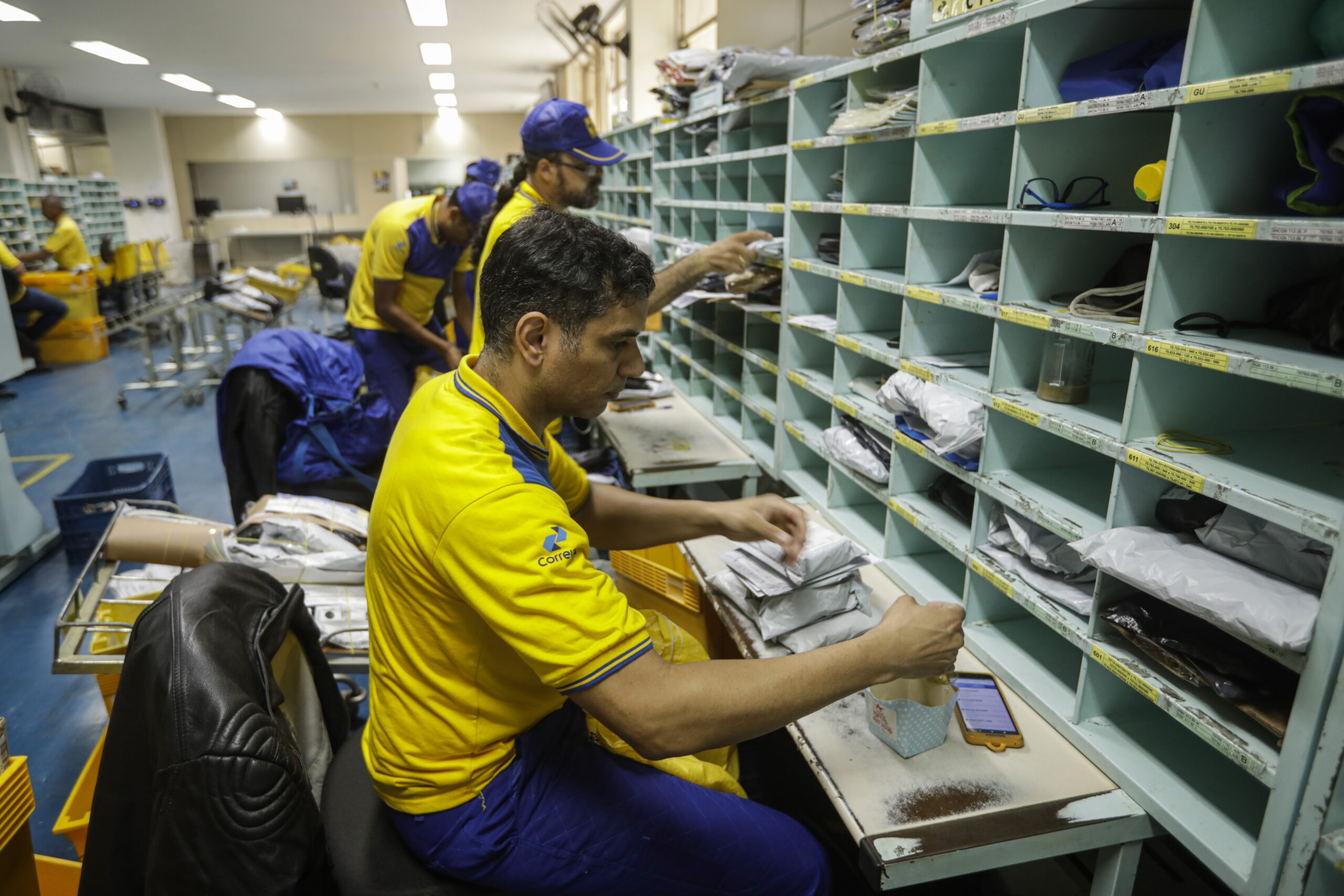 Em crise, Correios preveem 15 mil demissões até 2027 no PDV